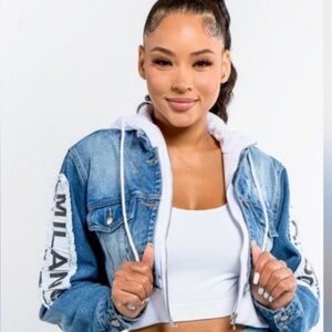 FASHION TOUR DISTRESSED CROPPED /HOODIE DENIM JACKET